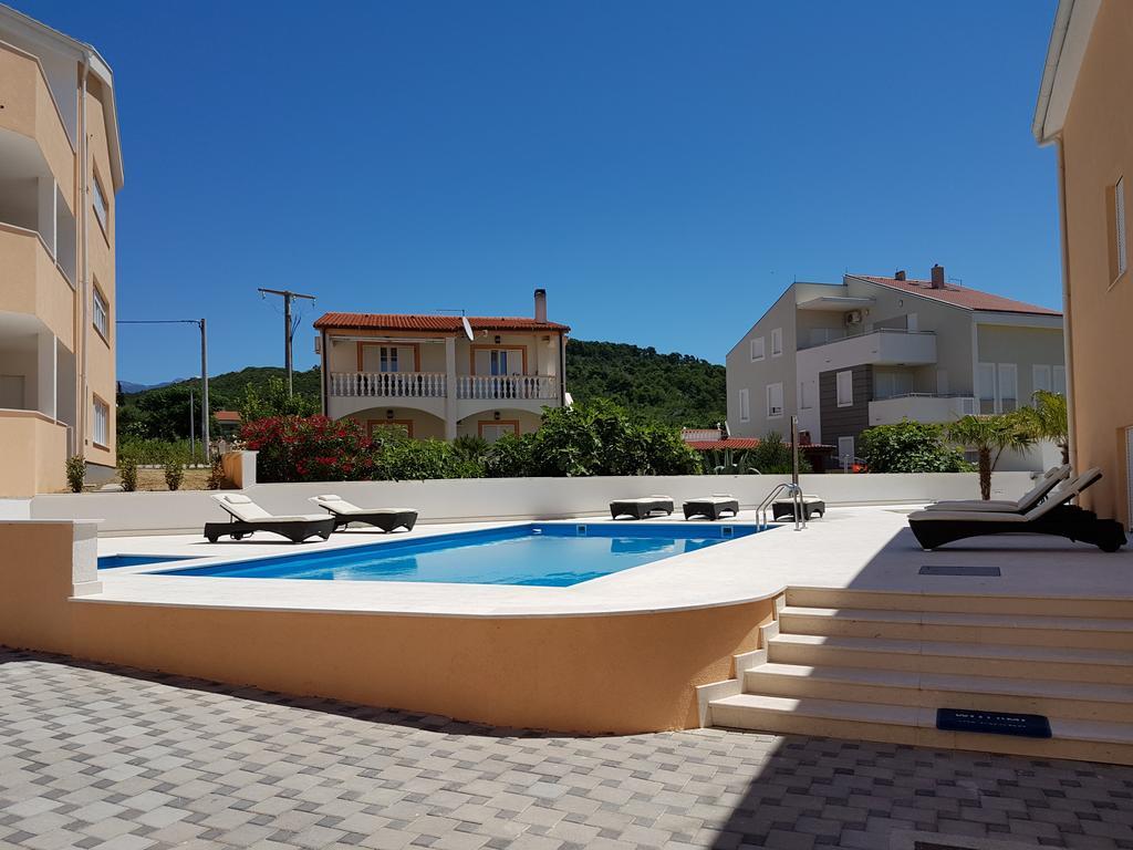 Orange Apartments Novalja Ngoại thất bức ảnh